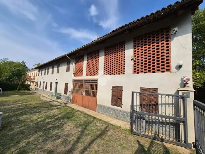 Casa con 6 locali in vendita in Via Valinosio, Cortandone