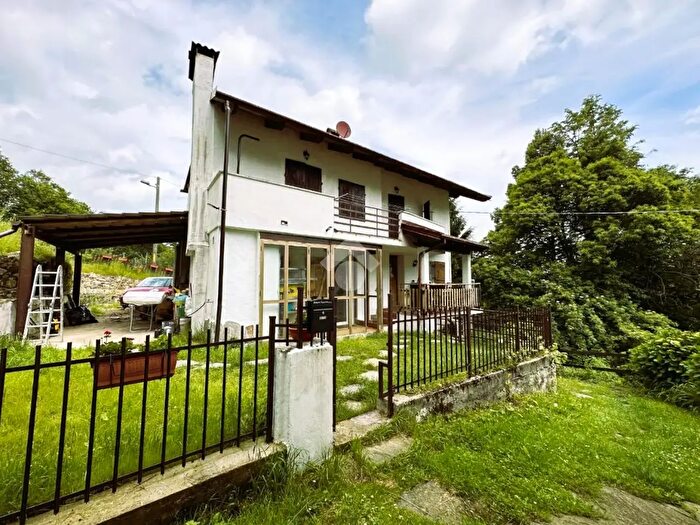 Casa quadrilocale in vendita in Borgata Ughettera, Giaveno