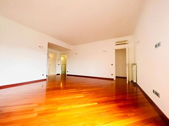 Appartamento trilocale in affitto in Via Gaetano Previati, Amendola Buonarroti, Milano