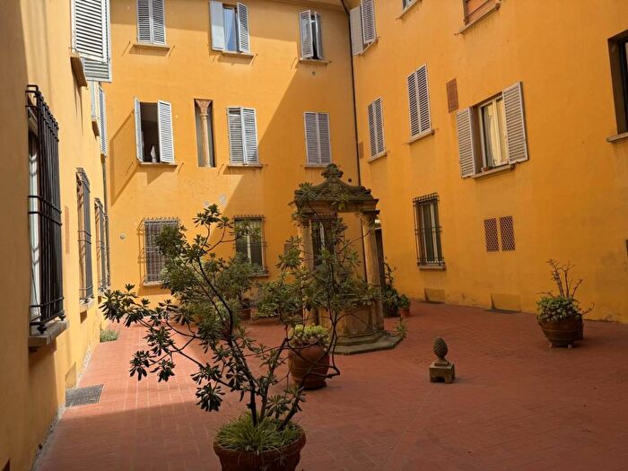 Appartamento quadrilocale in affitto in Strada Maggiore, Santo Stefano, Bologna