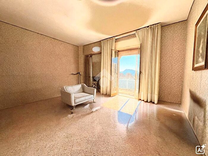 Appartamento trilocale in vendita in Via Erice, Palermo