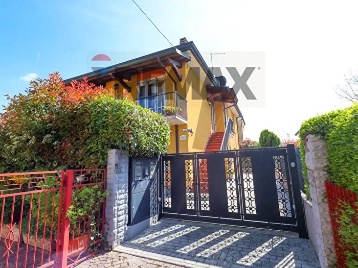 Casa con 9 locali in vendita in Padova