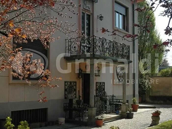 Casa con 7 locali in vendita in Via Villafranca, Carate Brianza