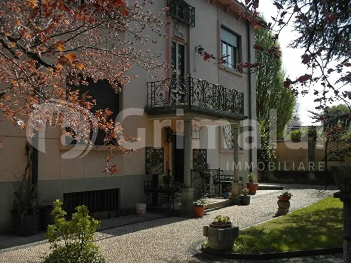 Case in Vendita e in Affitto - 3