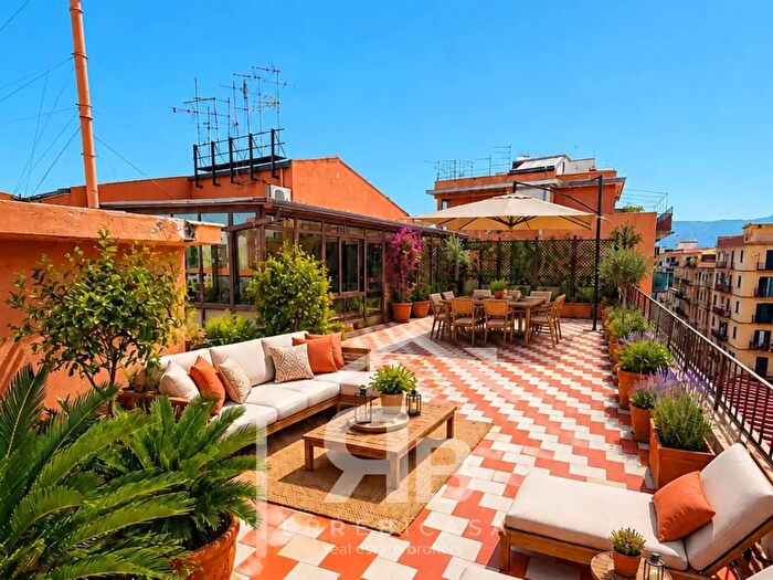 Appartamento con 5 locali in vendita in Palermo