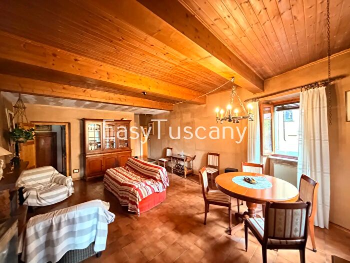 Appartamento con 9 locali in vendita in Via del Pretorio, Barga