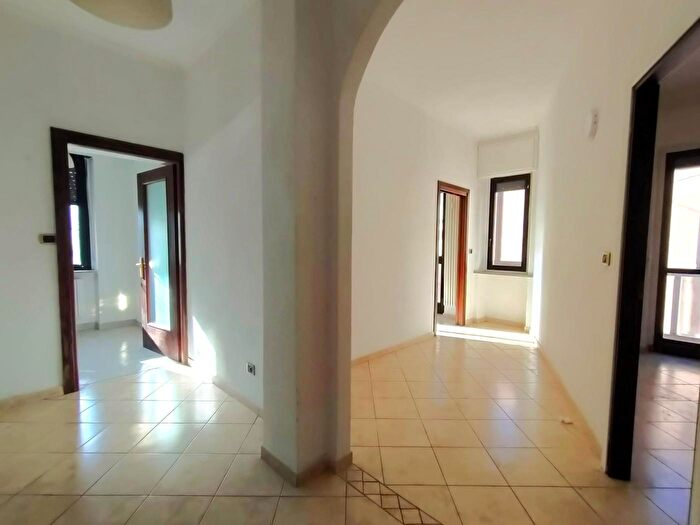 Appartamento trilocale in vendita in Via Monte Cengio, Torino