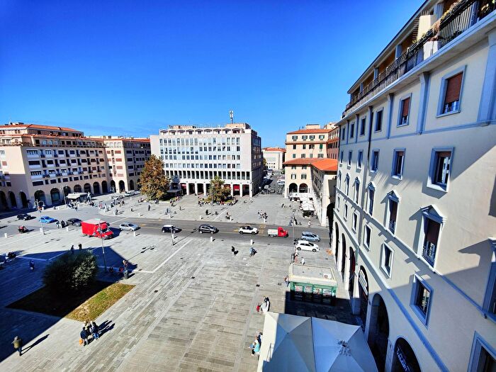 Appartamento con 7 locali in vendita in Piazza Grande, Livorno