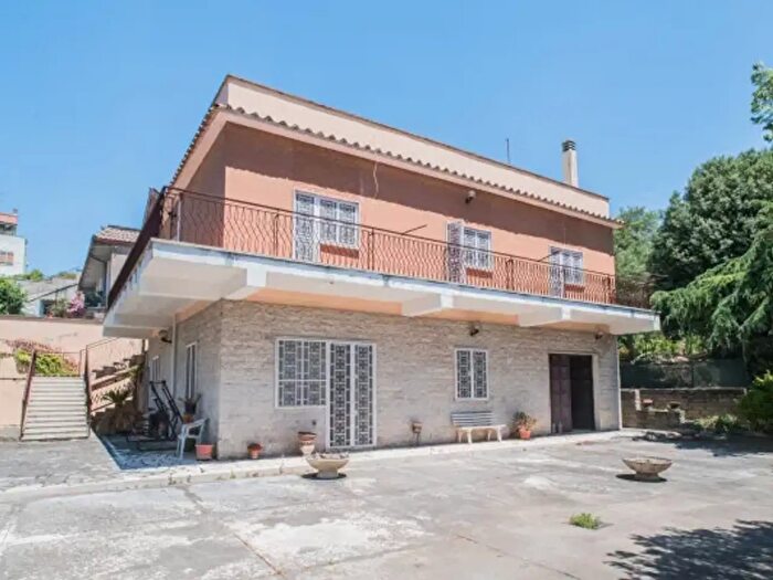 Casa in vendita in Via Luigi Pietracqua, Roma