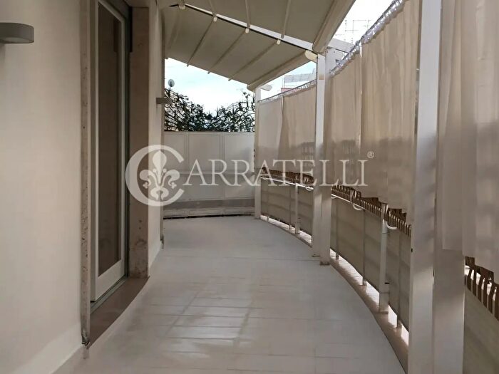 Appartamento con 10 locali in affitto in Via Archimede, Roma