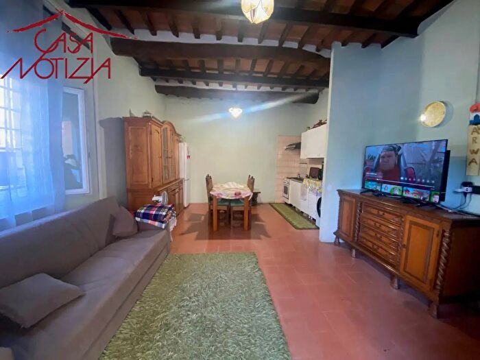 Appartamento quadrilocale in vendita in Via San Donato, Lucca