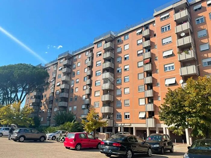 Appartamento quadrilocale in vendita in Via Carlo Zaccagnini, Roma