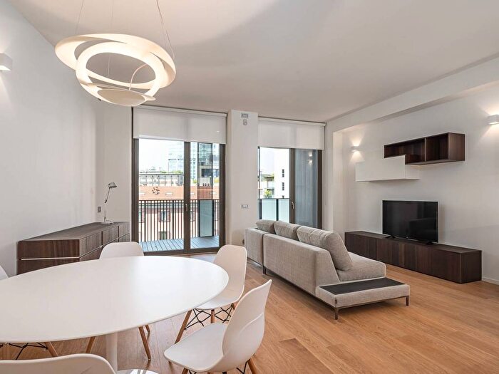 Appartamento bilocale in affitto in Via Gaspare Rosales, Garibaldi Corso Como, Milano