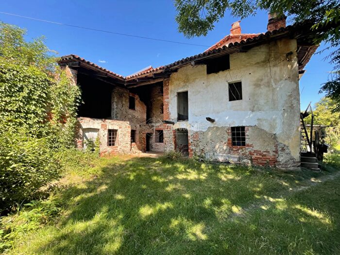 Casa quadrilocale in vendita in Via San Giorgio, Mercenasco