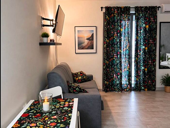 Appartamento monolocale in affitto in Via delle Zite, Tribunali, Napoli