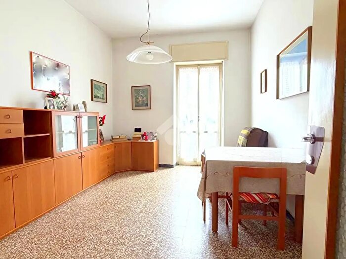 Casa trilocale in vendita in Via Dante, Caronno Pertusella