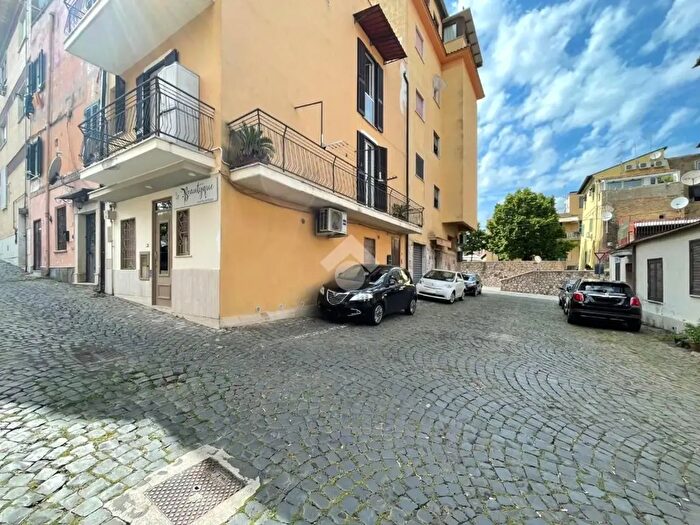 Appartamento quadrilocale in vendita in Via Setini, Cisterna Di Latina