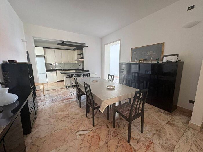 Appartamento con 6 locali in affitto in Via dei Palumbo, Salesiani Caliò, Lecce