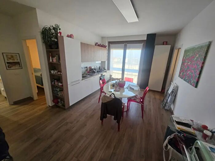 Appartamento trilocale in vendita in Piazza Simoni, Verona