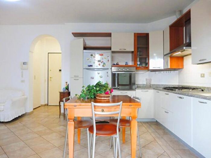 Appartamento trilocale in vendita in Via Jacopo Carrucci, Empoli