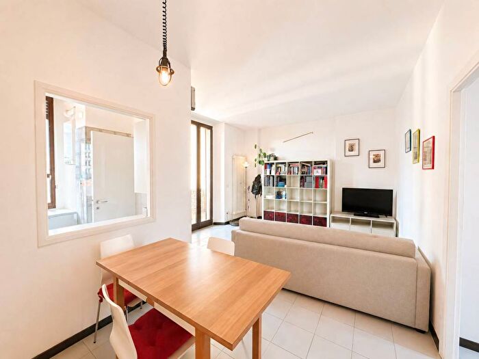 Appartamento bilocale in affitto in Alzaia Naviglio Pavese, Navigli Darsena, Milano
