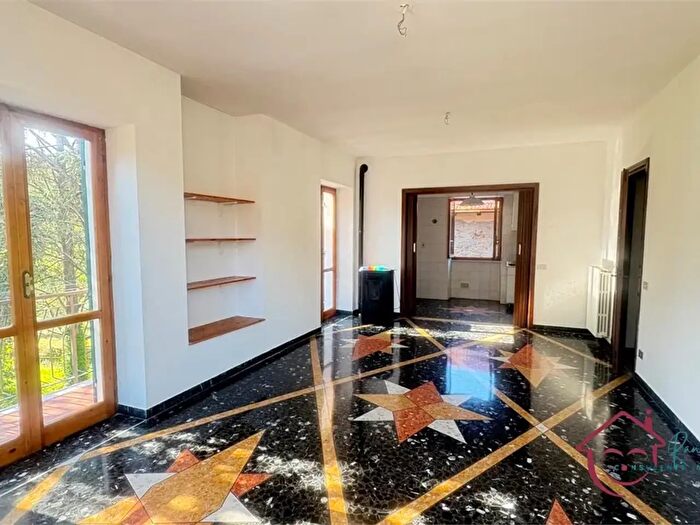Appartamento trilocale in vendita in Via Roma, Ortovero