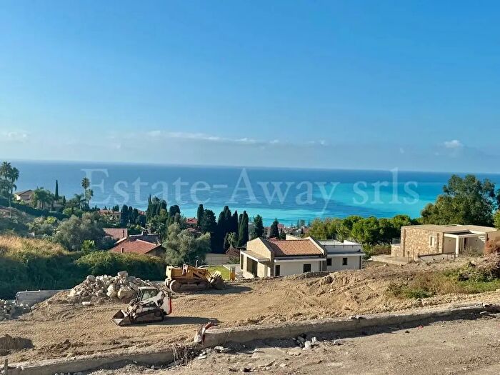 Casa con 6 locali in vendita in Via dei Colli, Bordighera