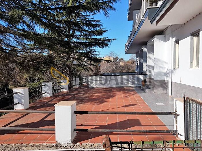 Appartamento trilocale in affitto in Calata Capodichino, Capodichino, Napoli