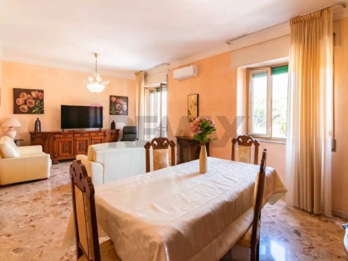 Appartamento con 5 locali in vendita in Corso Indipendenza, Catania