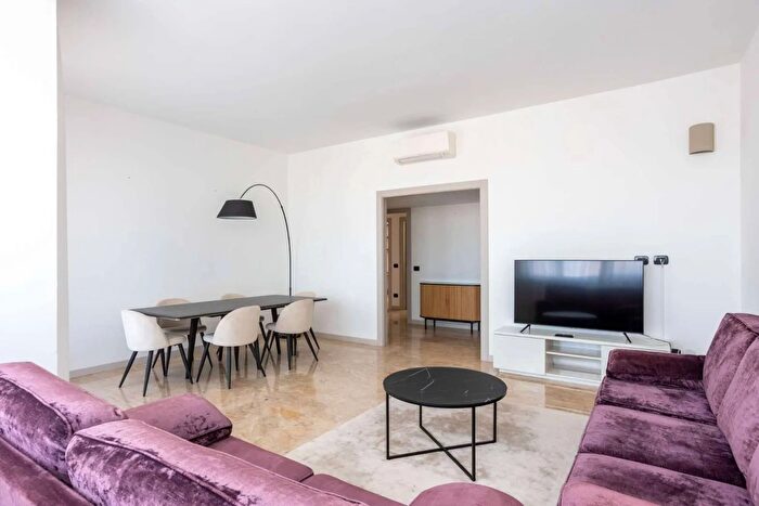 Appartamento quadrilocale in affitto in Sporting Mirasole Opera, Opera