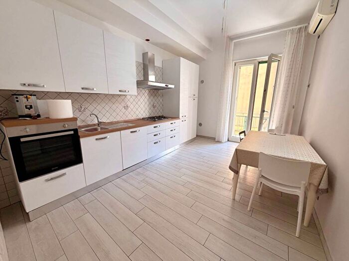Appartamento trilocale in affitto in Via Martiri Ungheresi, Pastena Pastena Alta, Salerno