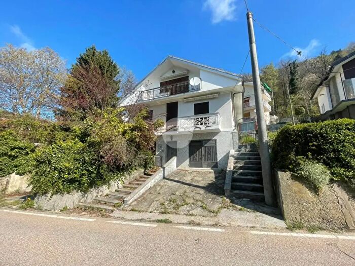 Casa con 10 locali in vendita in Borgata Levrette, Valgioie