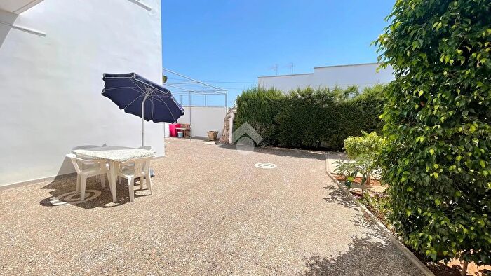 Casa trilocale in vendita in Via Torre del Greco, Taviano