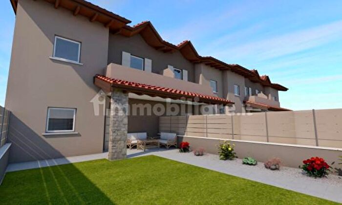 Casa con 5 locali in vendita in Via Giacomo Matteotti, Fino Mornasco