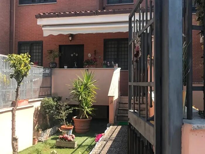 Casa con 5 locali in vendita in Via Giuseppe Benoni, Roma