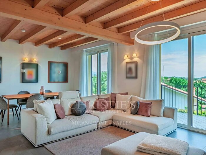 Casa con 5 locali in vendita in Via delle Sorgenti, Montevecchia