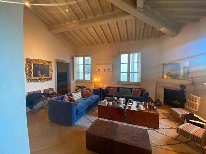 Appartamento con 5 locali in affitto in Via delle Pinzochere, Santa Croce, Firenze