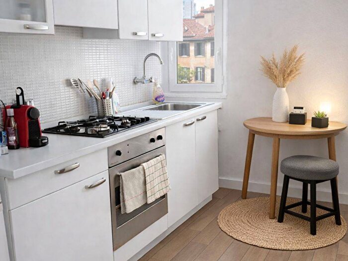 Appartamento quadrilocale in affitto in Corso San Gottardo, Milano