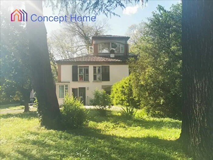 Casa quadrilocale in affitto in Strada Quercioli, Parma