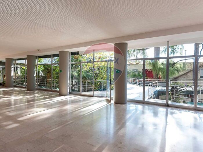 Appartamento con 6 locali in affitto in Corso VEmanuele, Vomero, Napoli