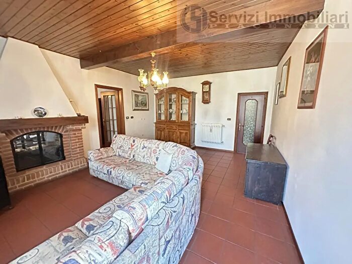 Casa con 8 locali in vendita in Via dei Tigli, Vigolzone