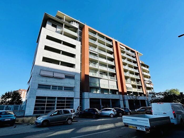 Appartamento trilocale in vendita in Via Arbe B Torino, Torino