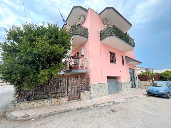 Appartamento trilocale in vendita in Via Vicinale Tierzo, Napoli