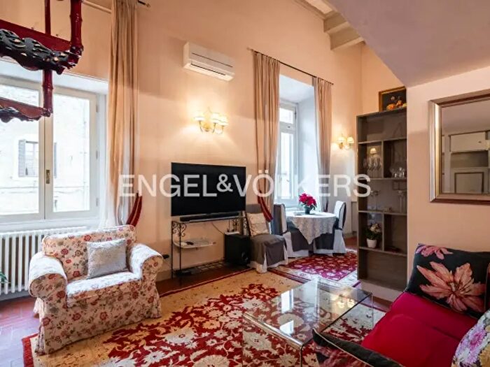 Appartamento trilocale in vendita in Piazza dei Peruzzi, Firenze