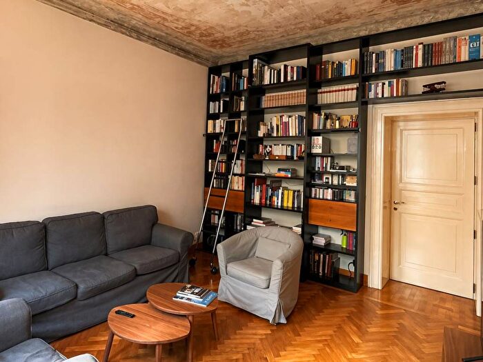Appartamento trilocale in affitto in Via Castel Morrone, Indipendenza, Milano
