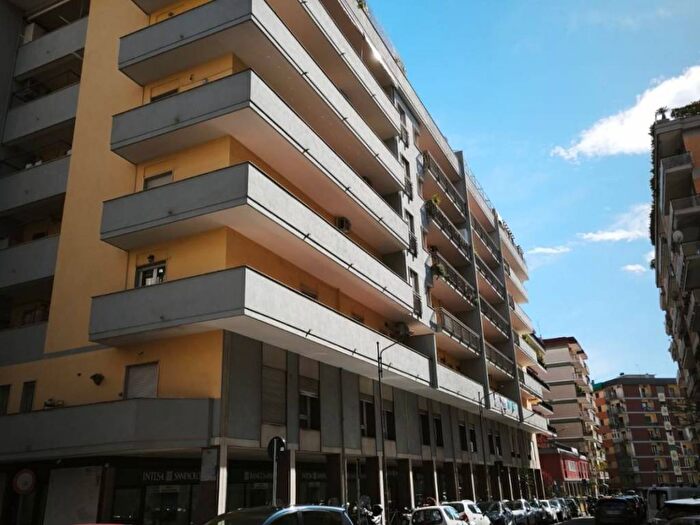 Appartamento quadrilocale in affitto in Via Onofrio Fragnito, Rione Alto, Napoli