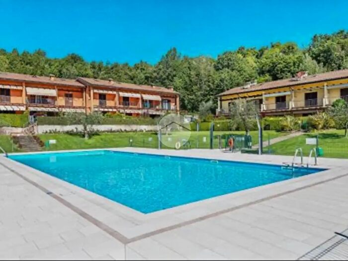 Appartamento trilocale in vendita in V Borgo Alto, Puegnago Sul Garda