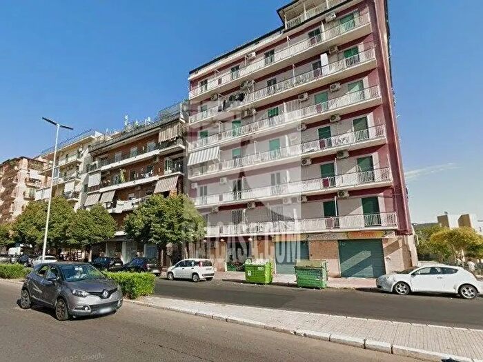 Appartamento quadrilocale in vendita in Piazza Caputi, Crotone