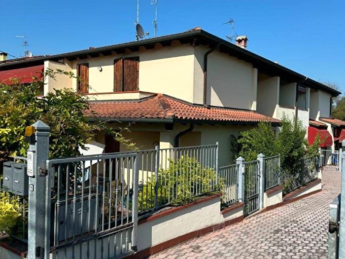 Casa con 5 locali in affitto in Via Carmignana, Cona, Ferrara