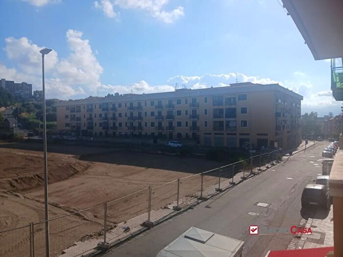 Appartamento bilocale in vendita in Viale Giostra, Messina